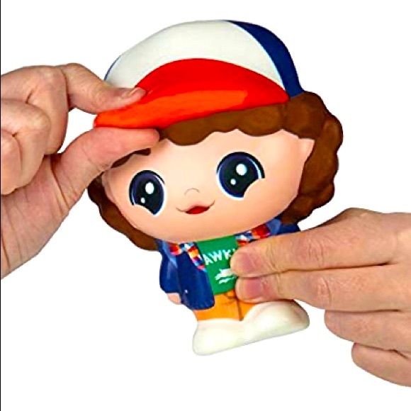 STRANGER THINGS Soft’N Slo Squishies Ultra Dustin - Picture 2 of 3